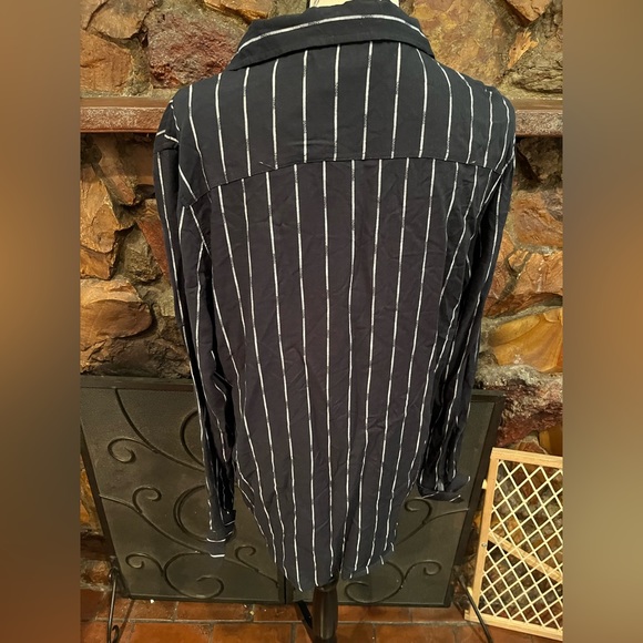 Sovereign Code Dressing Shirt - Picture 2 of 3